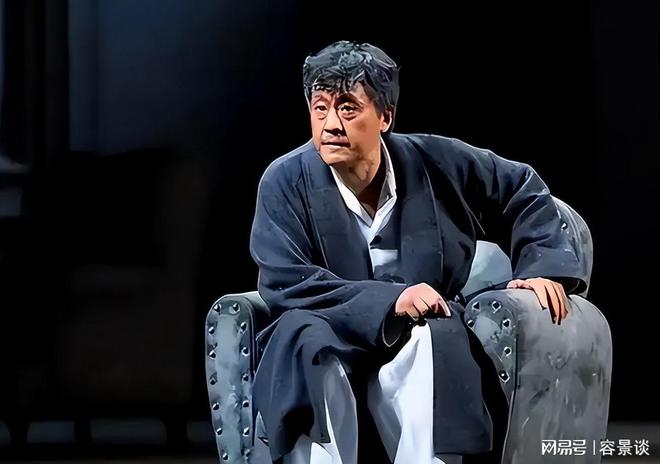 翻车同样演刑警在张译面前何冰顶多算群演凯时尊龙人生就是博万万没想到老戏骨也(图4)